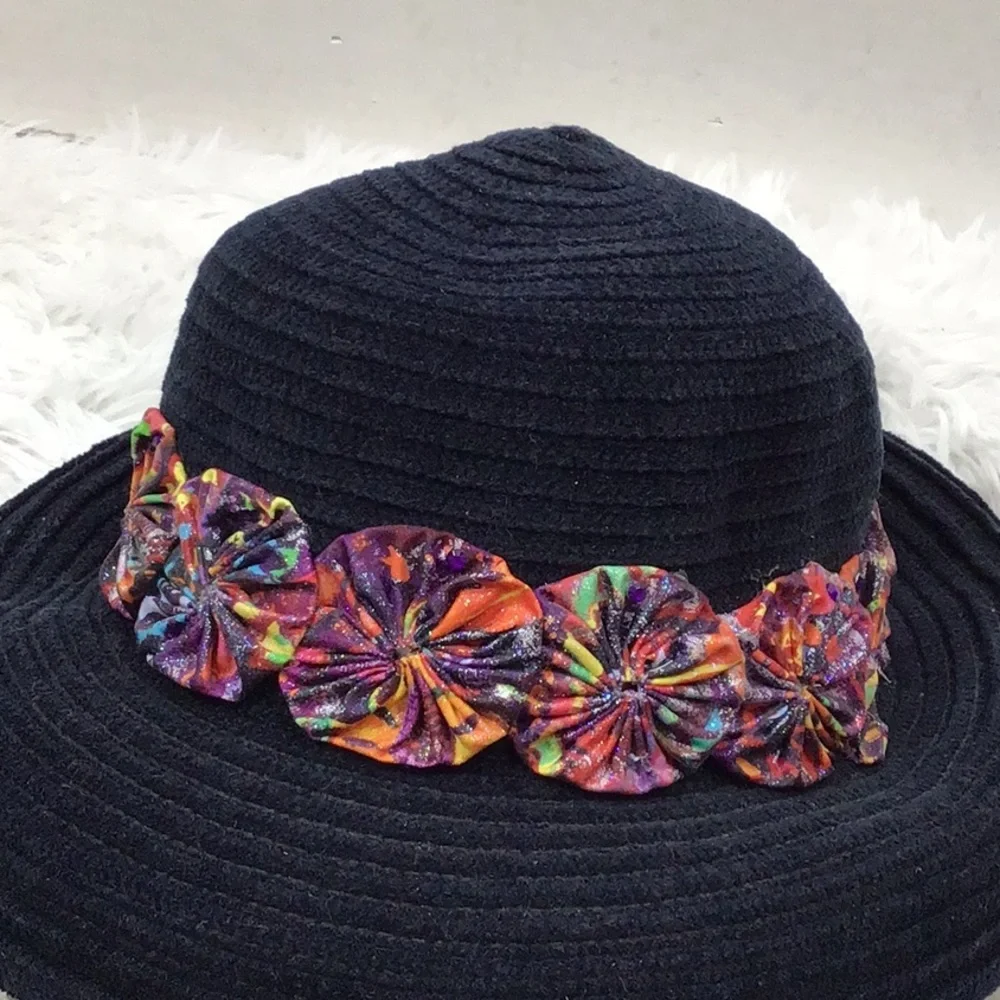 Knit cloche Sun Hat with Colorful Floral Band